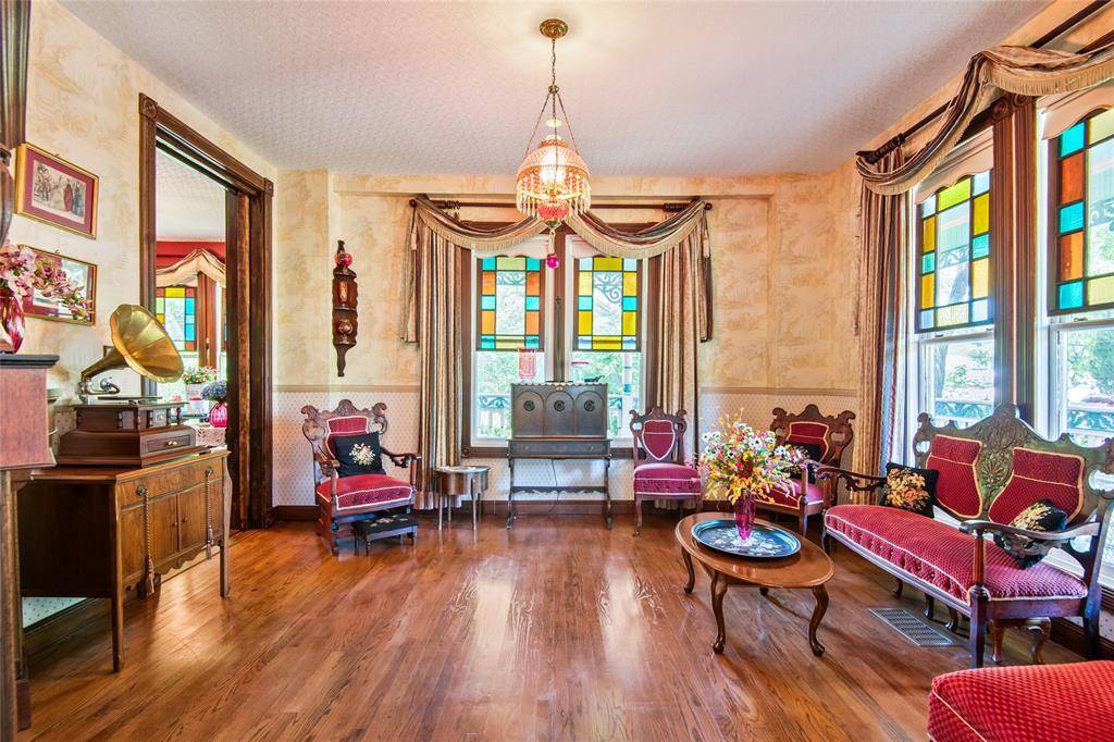 Waxahachie, TX 75165,1303 W Main Street