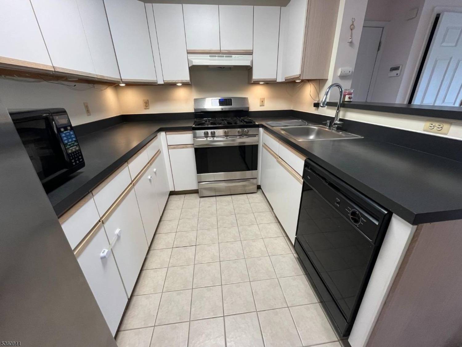 Morristown Town, NJ 07960,44 Ridgedale Ave #20