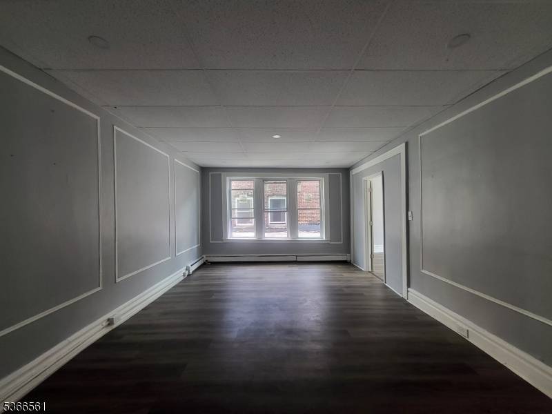 Montclair Twp., NJ 07042,1 Cedar Ave #3