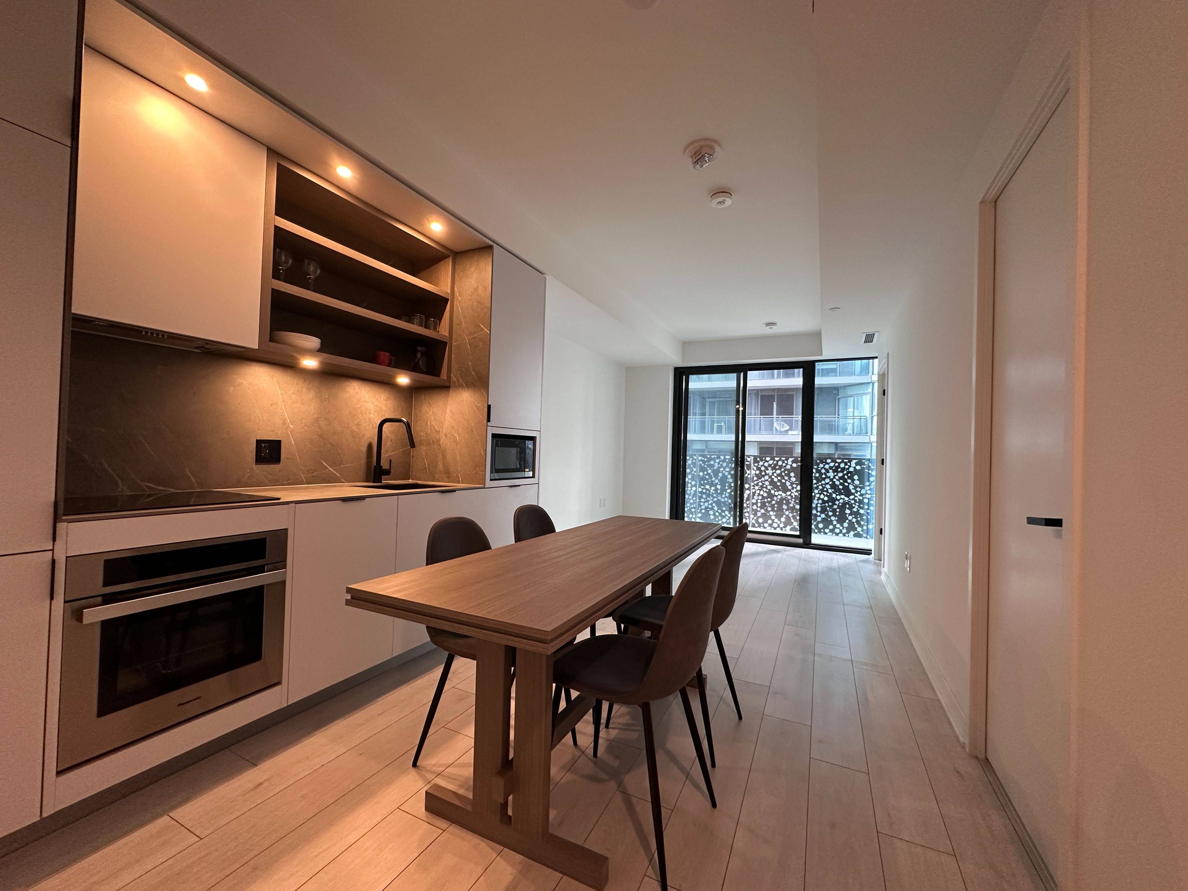 Toronto C08, ON M4Y 0J1,55 Charles ST E #1509