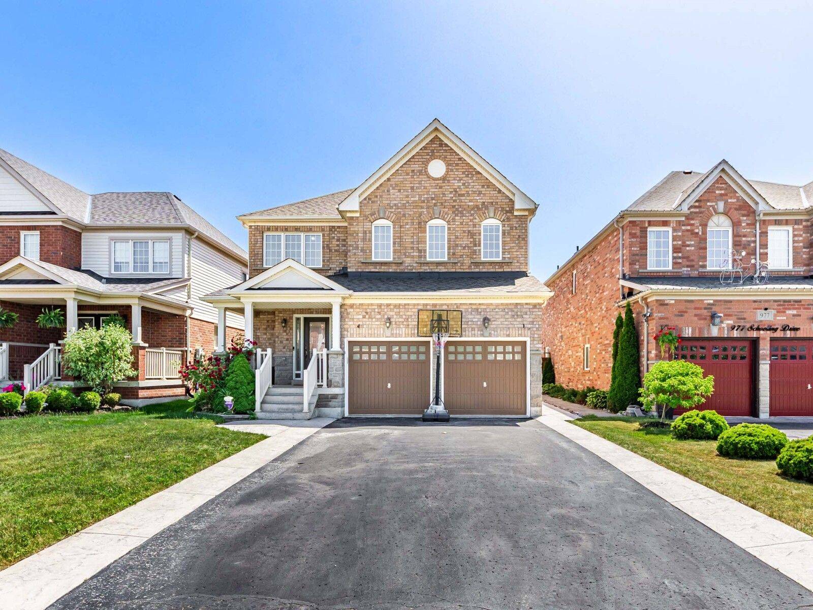 Oshawa, ON L1K 0J9,981 Schooling DR