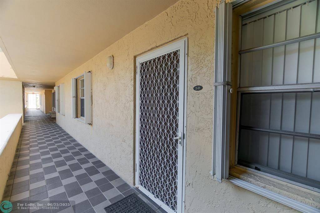 Palm Beach, FL 33480,3581 S Ocean Blvd #2D