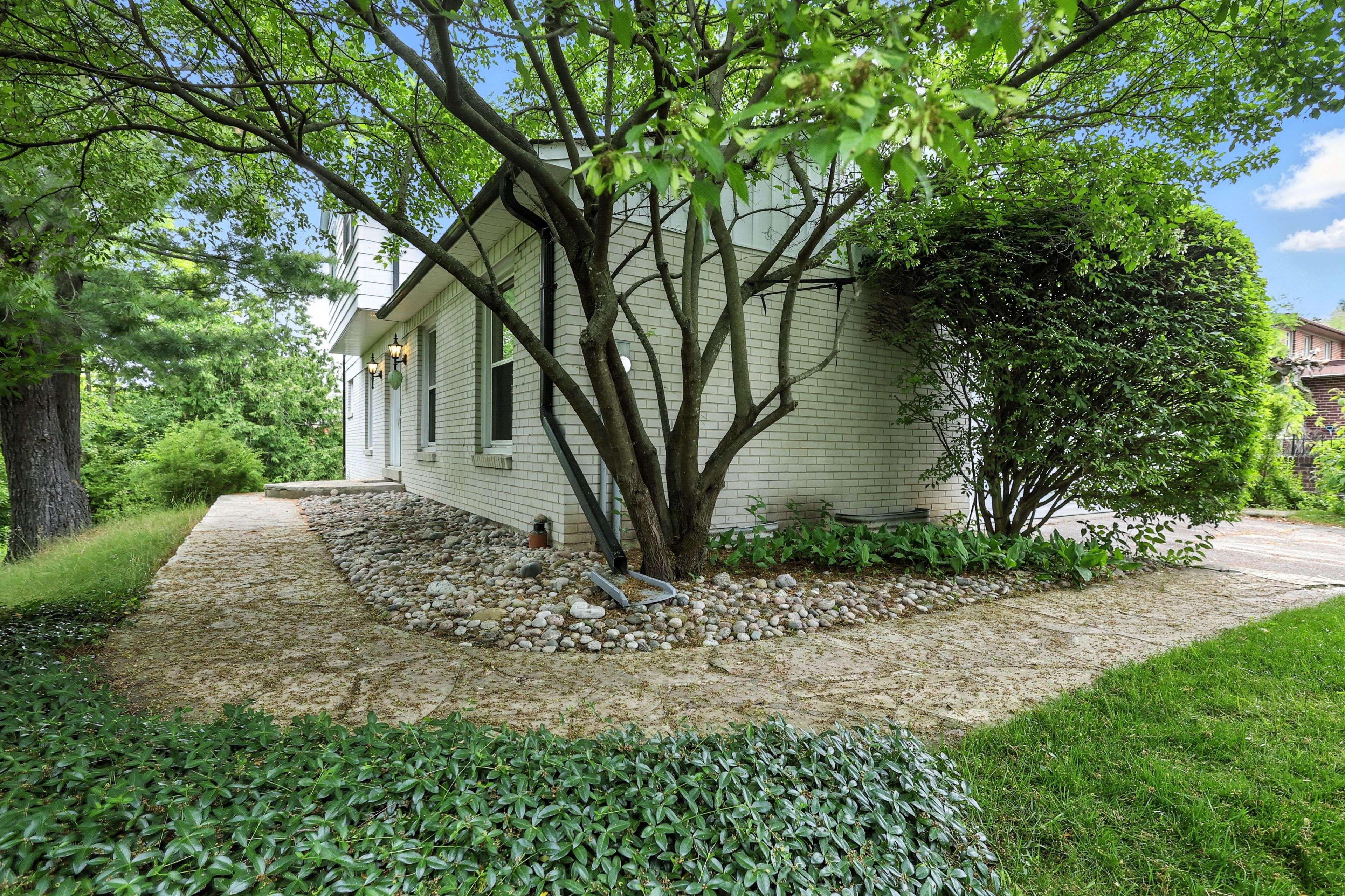 Markham, ON L3T 4C4,62 Aberfeldy CRES