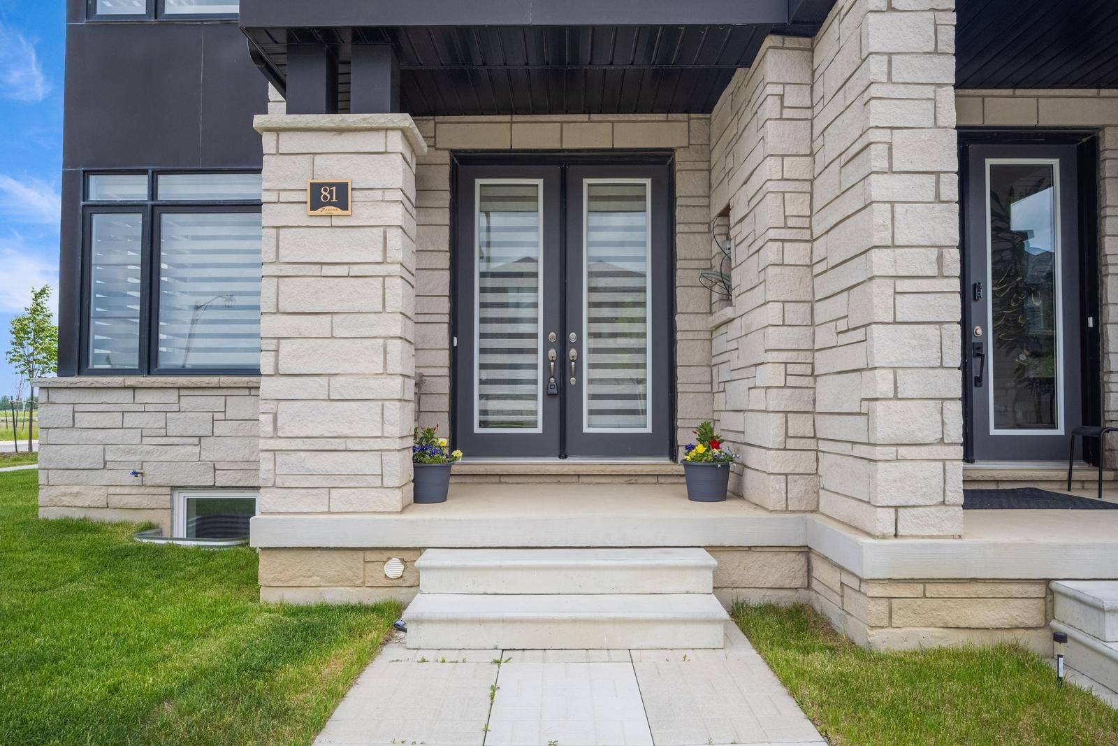 Caledon, ON L7C 4K8,81 Minnock ST