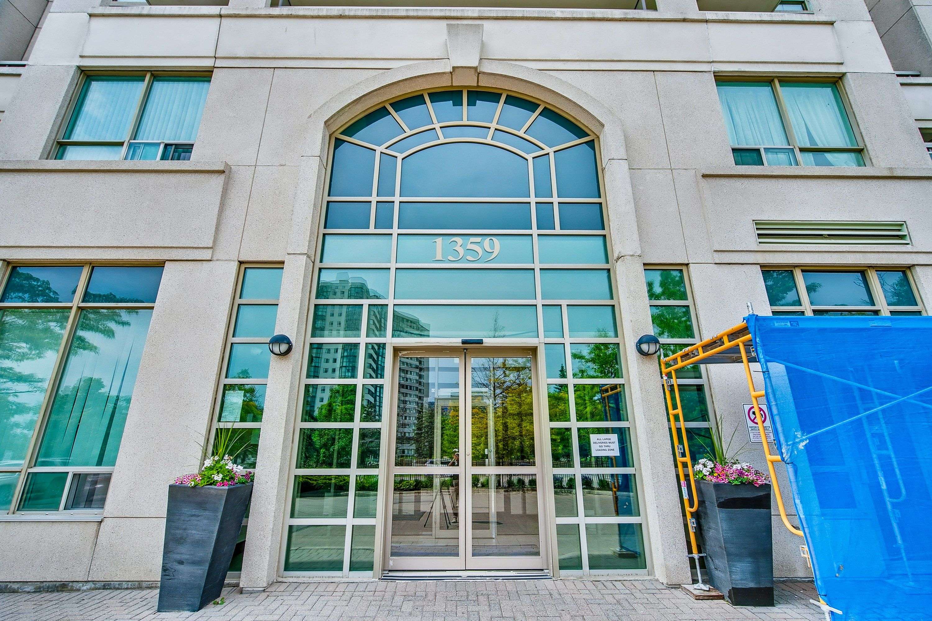 Mississauga, ON L4W 5P7,1359 Rathburn RD E #902