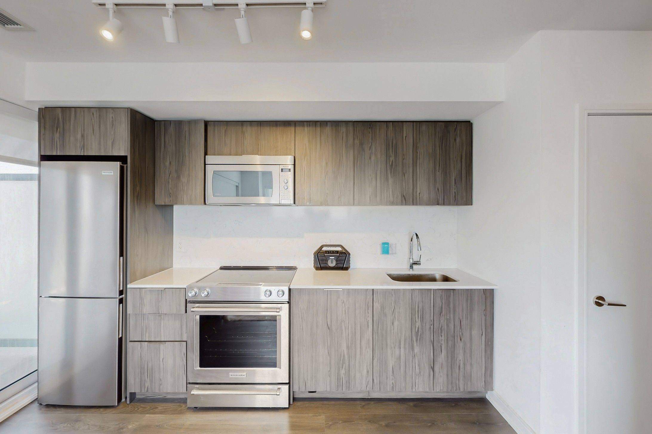 Toronto W08, ON M9B 0C9,30 Samuel Wood WAY #413