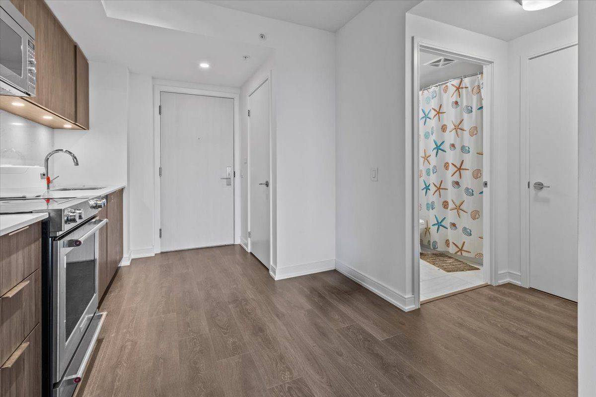 Toronto W08, ON M9B 0C9,30 Samuel Wood WAY #1709