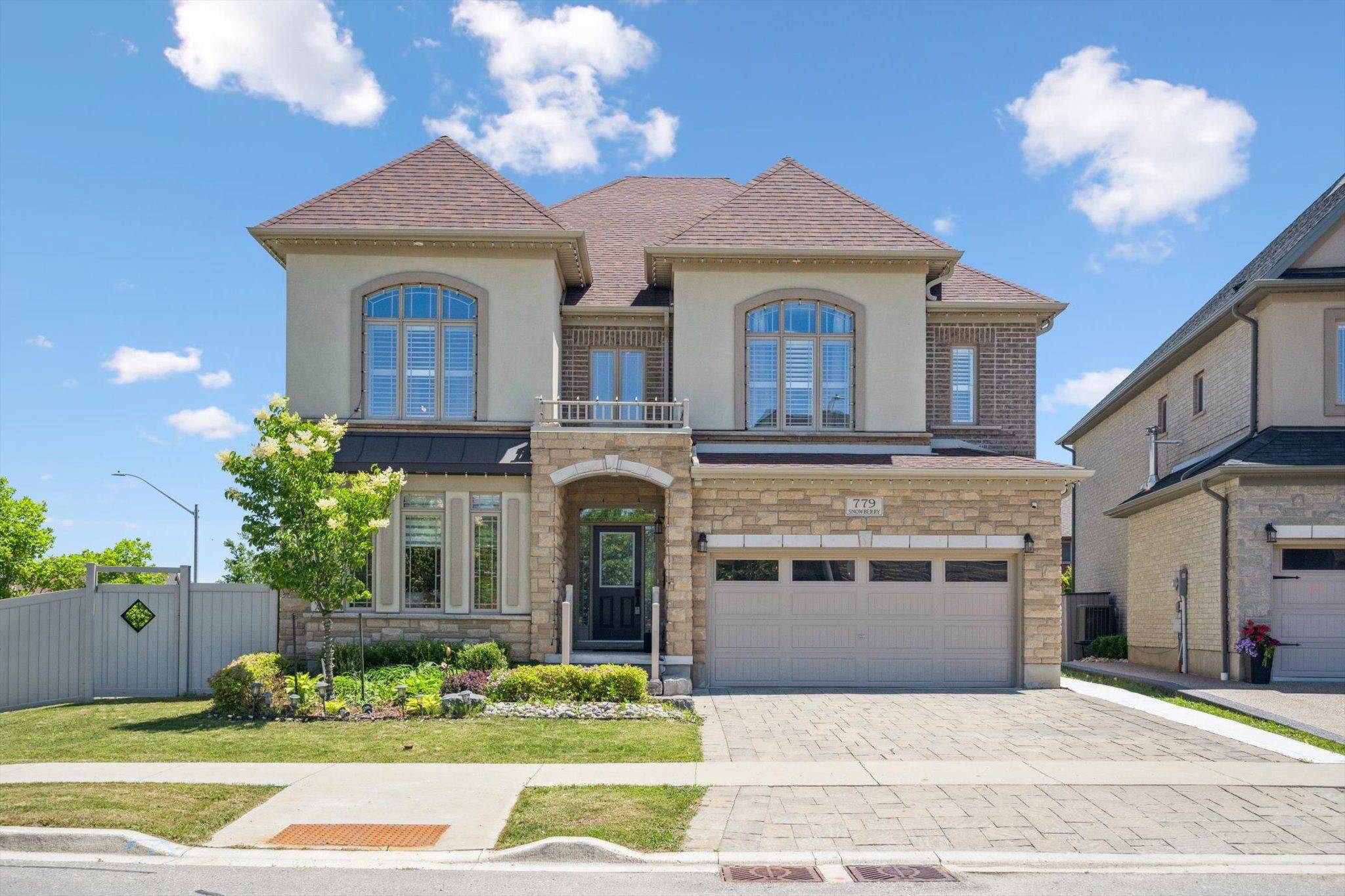 Waterloo, ON N2V 0E7,779 Snowberry CT