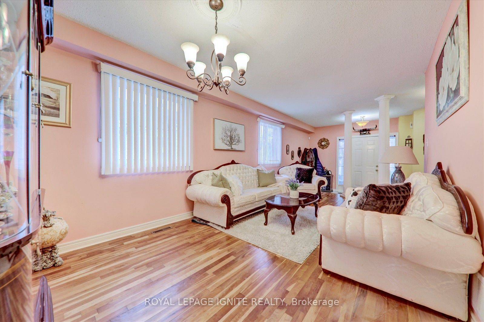 Toronto E10, ON M1E 2Z6,38 Rodda BLVD