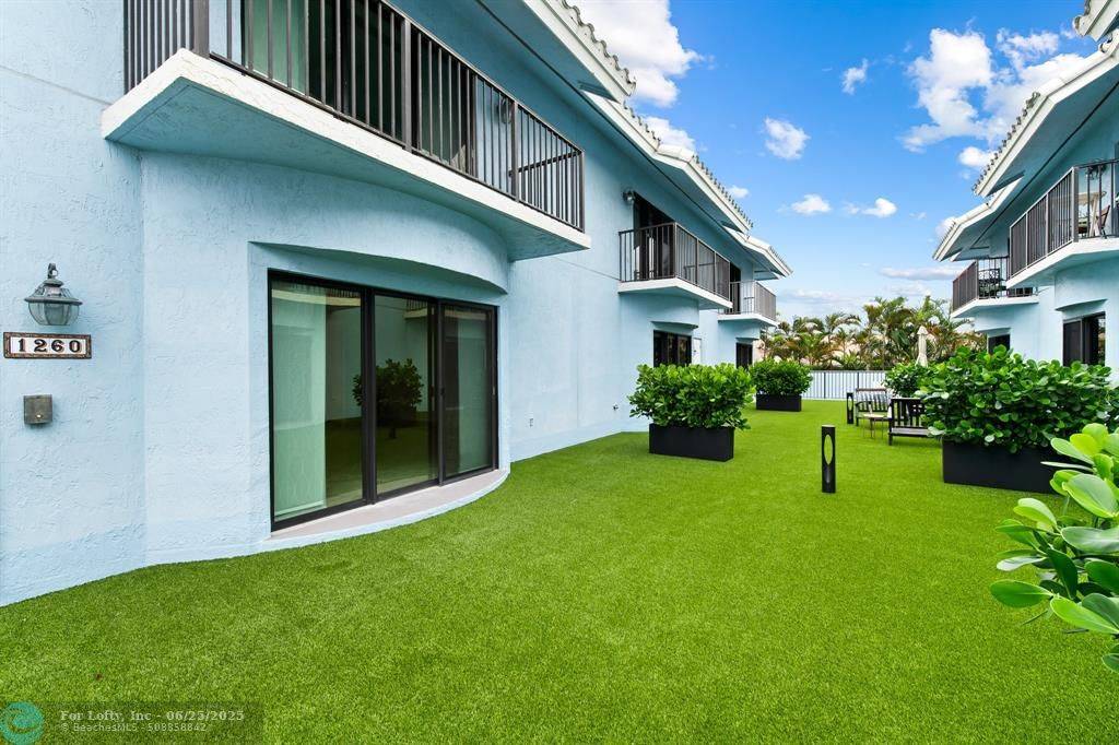 Pompano Beach, FL 33062,1260 N Riverside Dr  #1260