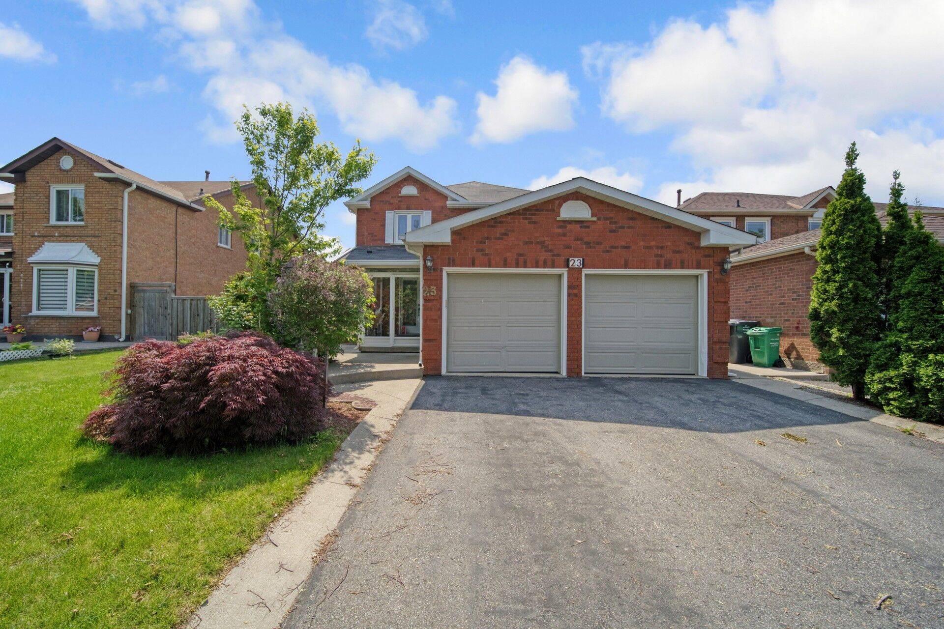 Brampton, ON L6Y 4G2,23 Millstone DR