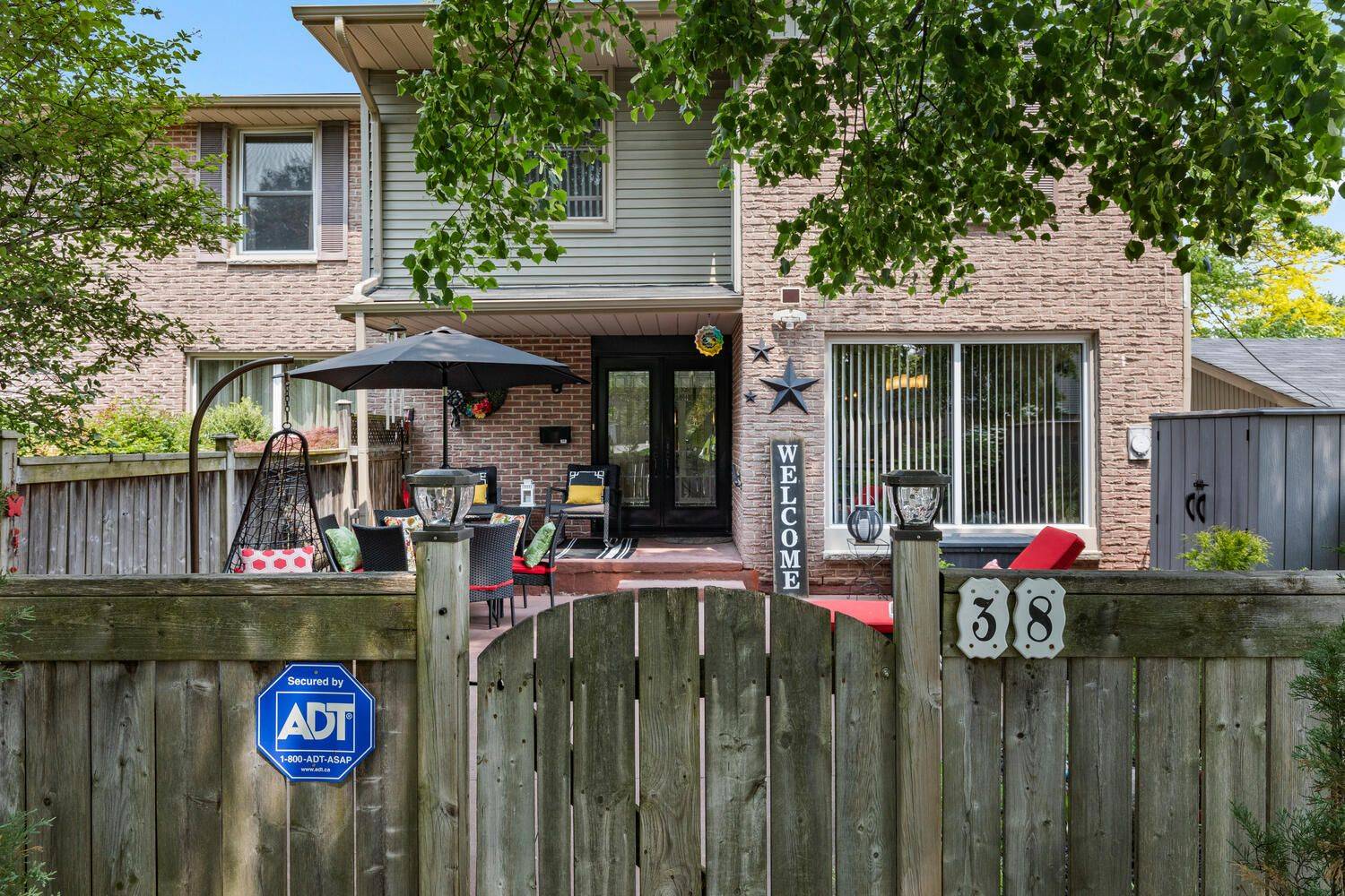 London South, ON N6J 3N7,38 Berkshire CT