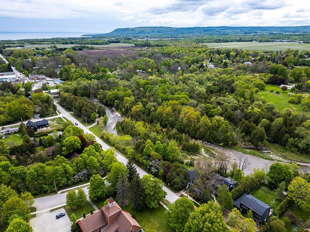 Blue Mountains, ON N0H 1J0,114 Clark ST