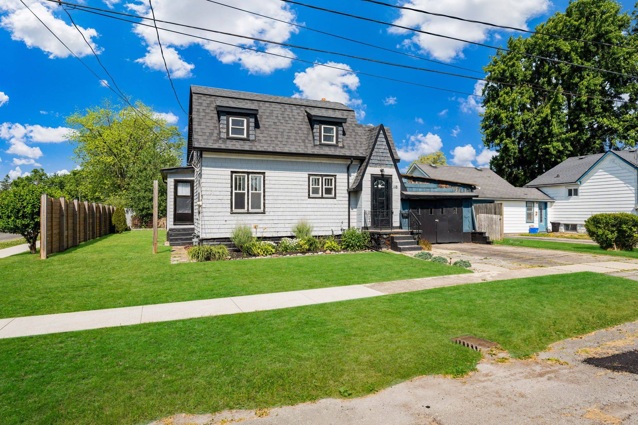 Welland, ON L3C 2K7,118 St Augustine AVE