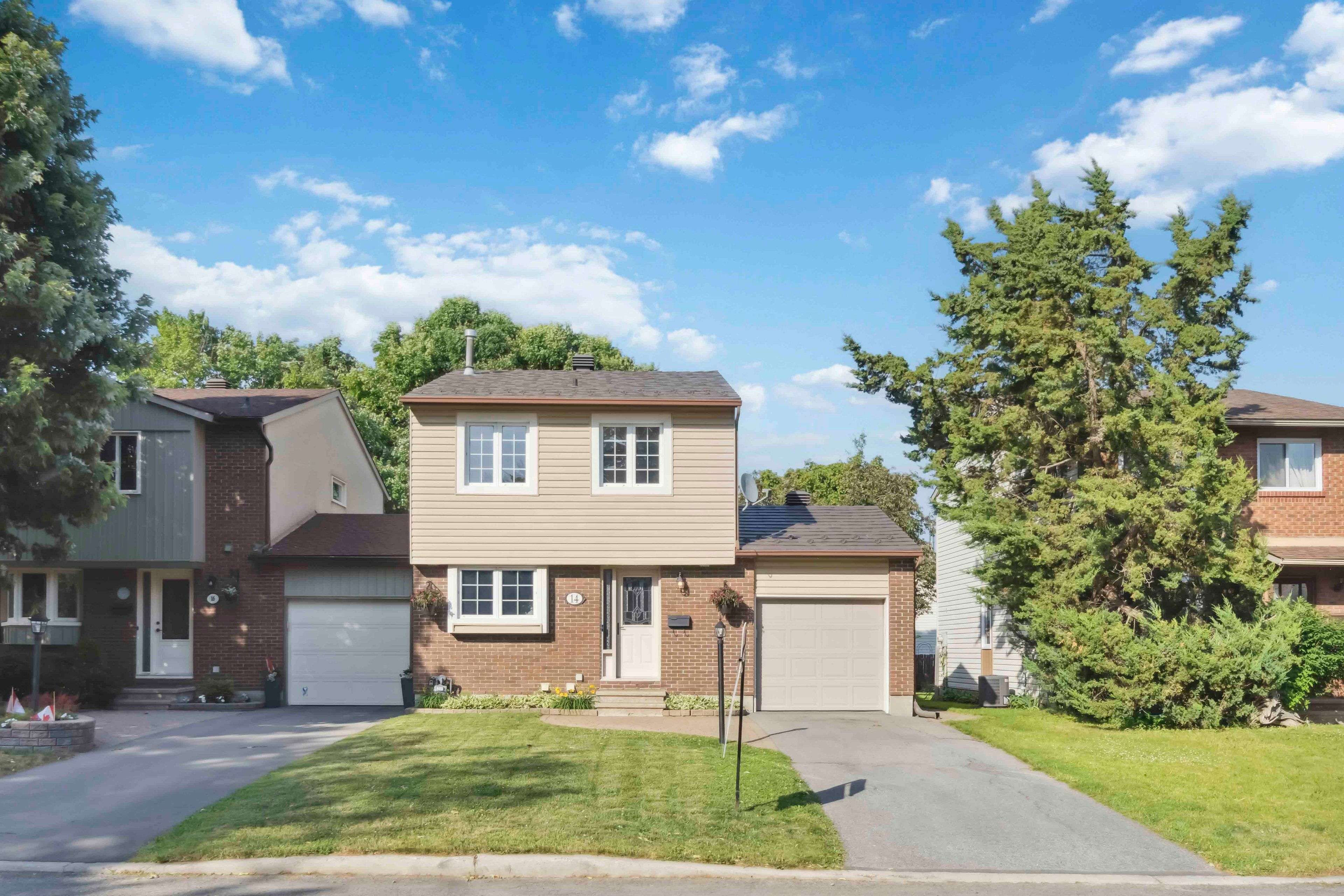 Barrhaven, ON K2J 2J9,14 Whelan DR