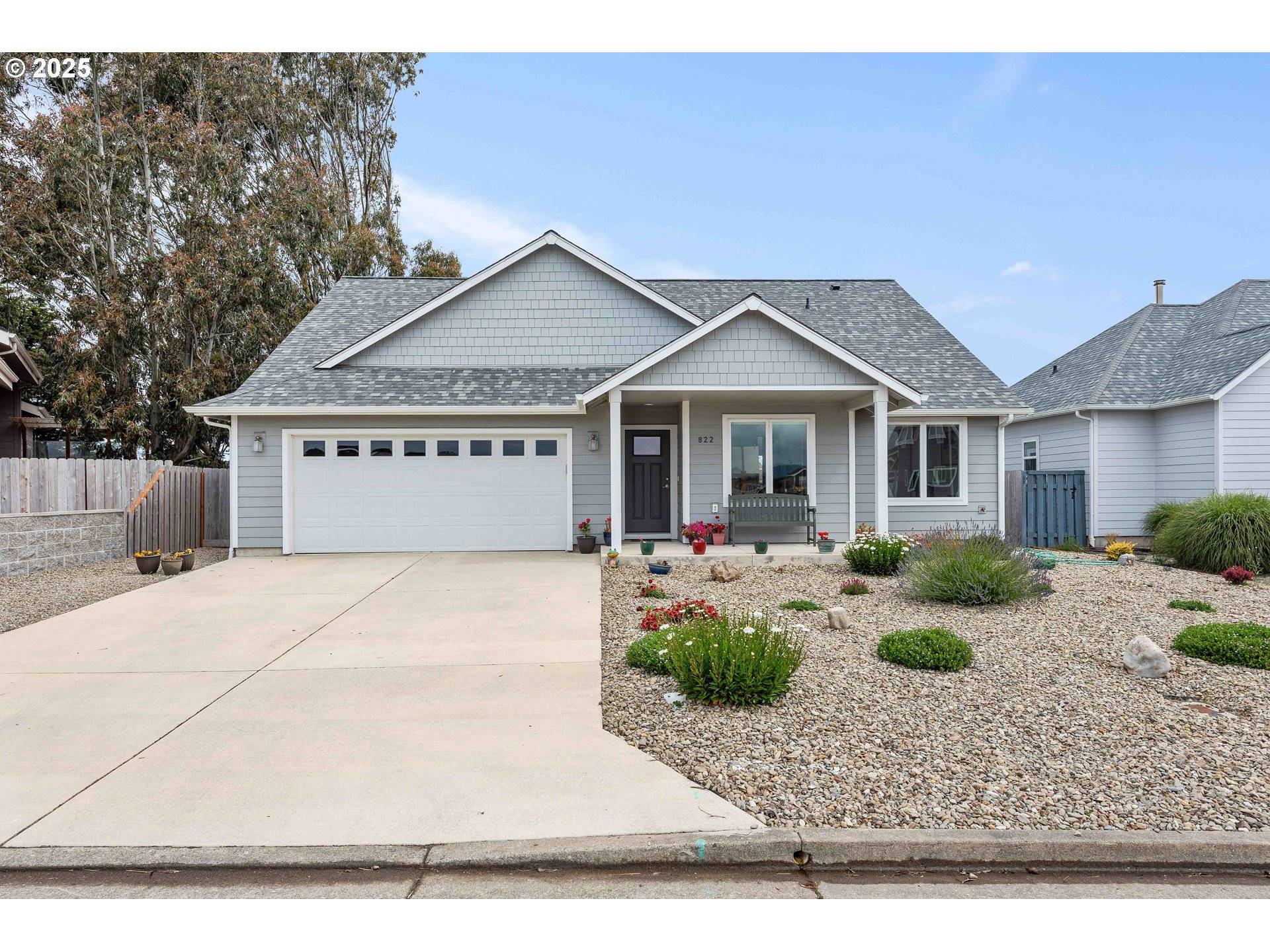 Bandon, OR 97411,822 SPYGLASS DR