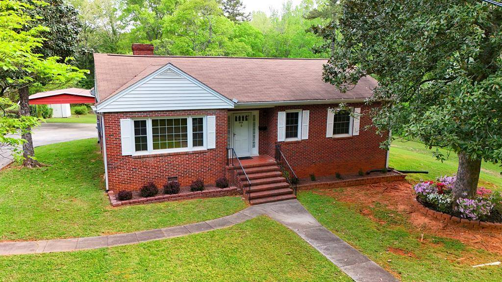 Chase City, VA 23924,516 Berry Street