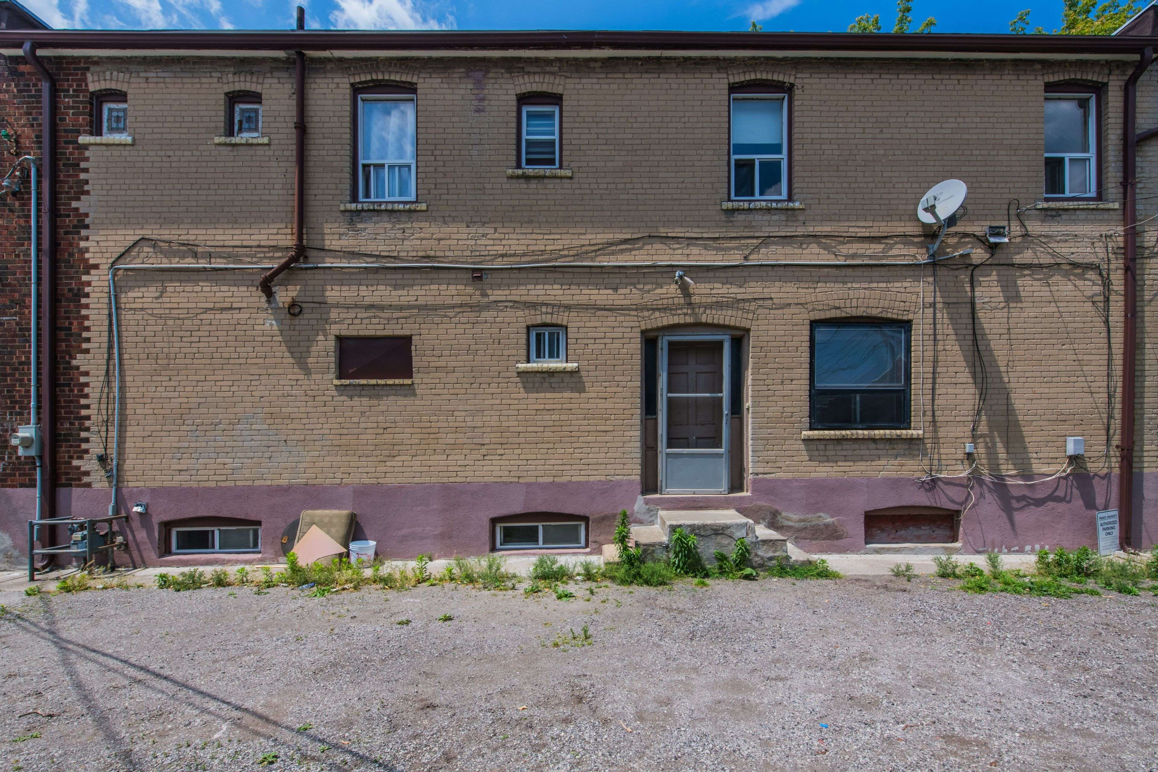 Toronto C03, ON M6C 2R4,577 Vaughan RD