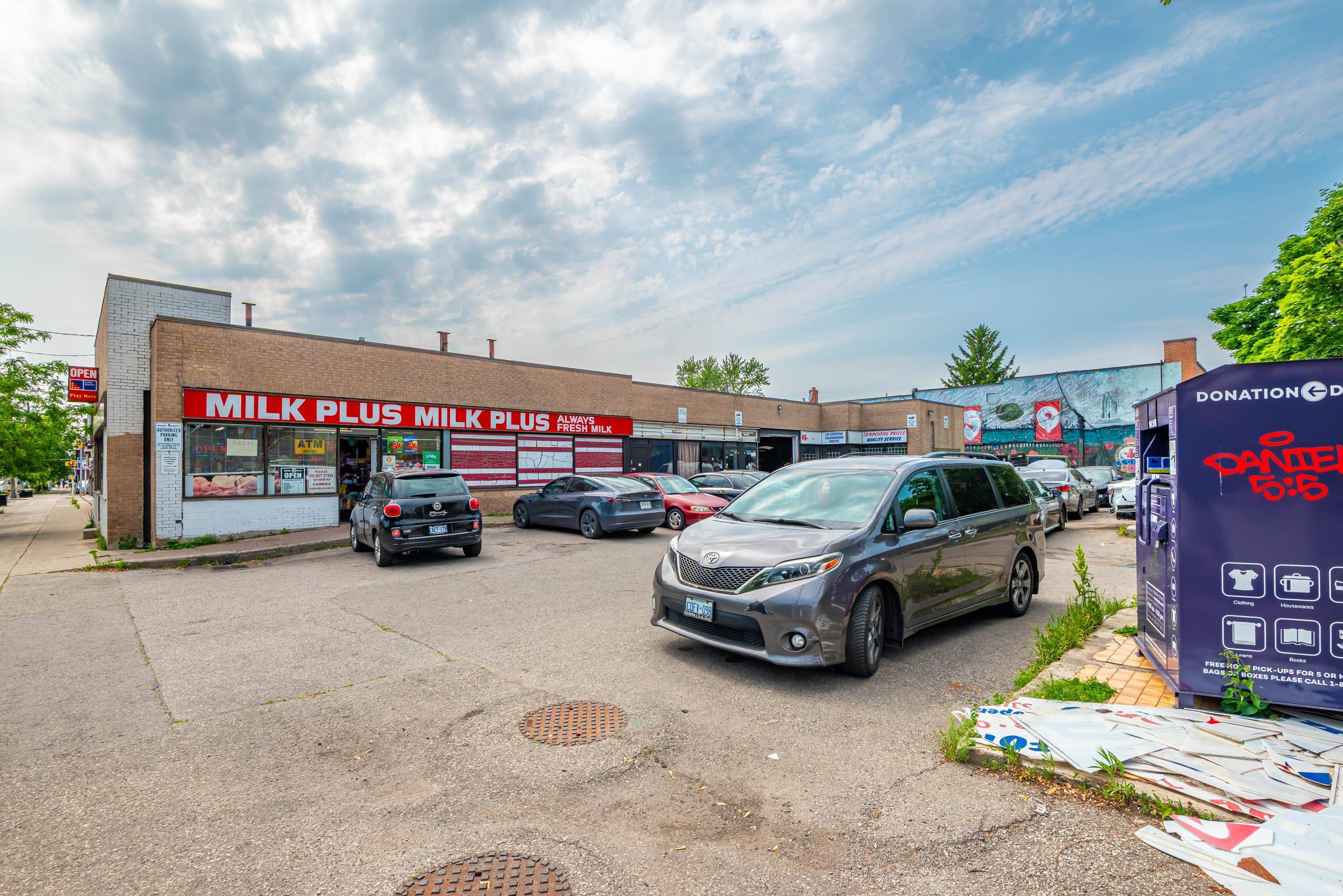 Toronto E06, ON M1L 1C4,3312 Danforth AVE