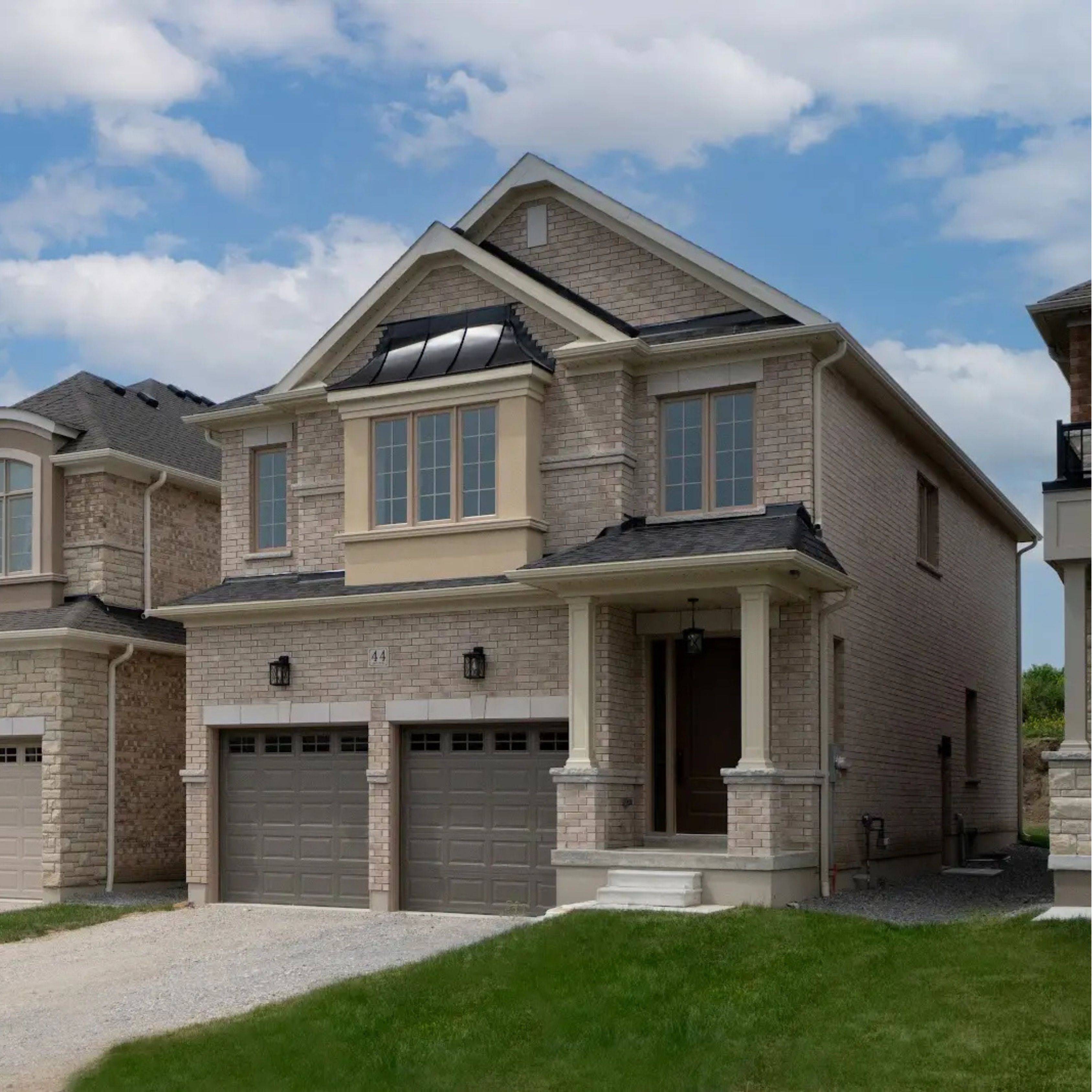 Whitby, ON L1M 0L7,44 St Augustine DR