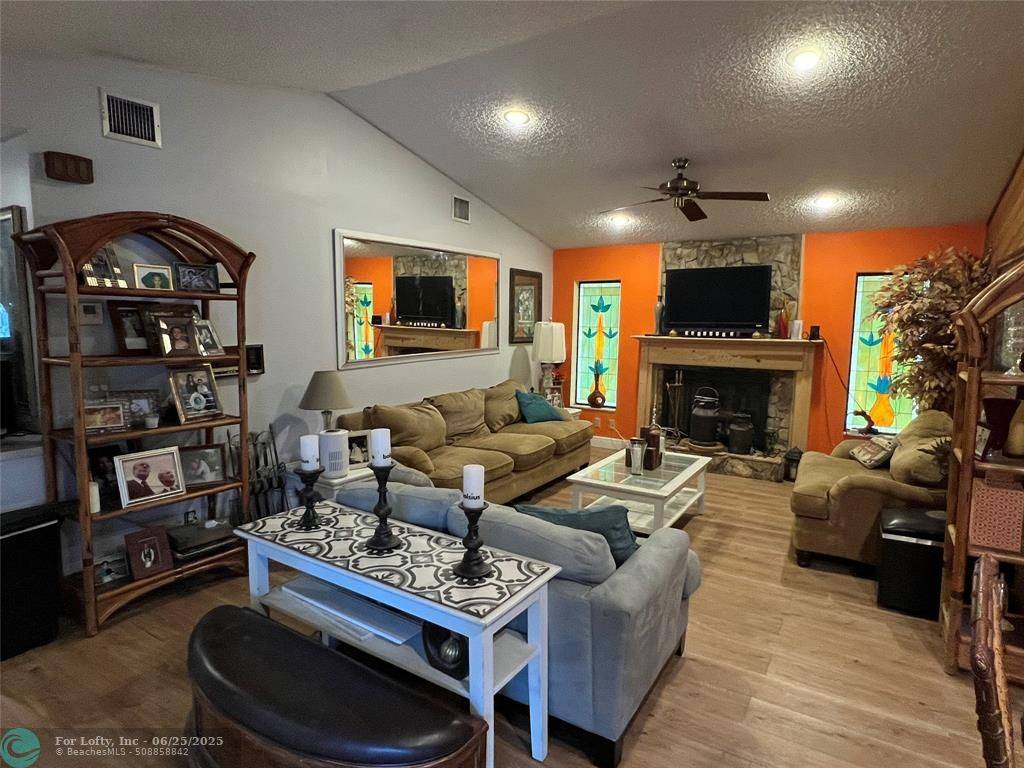 Coral Springs, FL 33071,564 NW 113th Ter