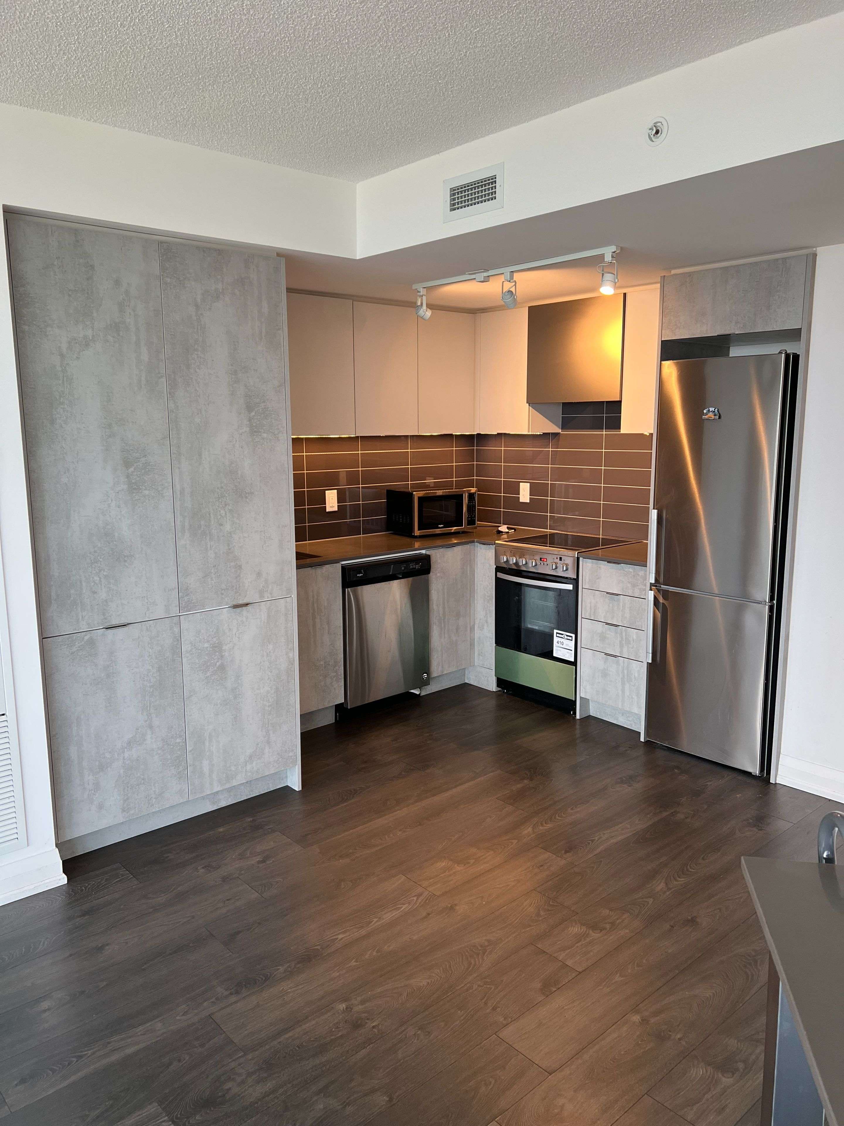 Toronto W08, ON M9B 6L6,30 GIBBS DR #2408