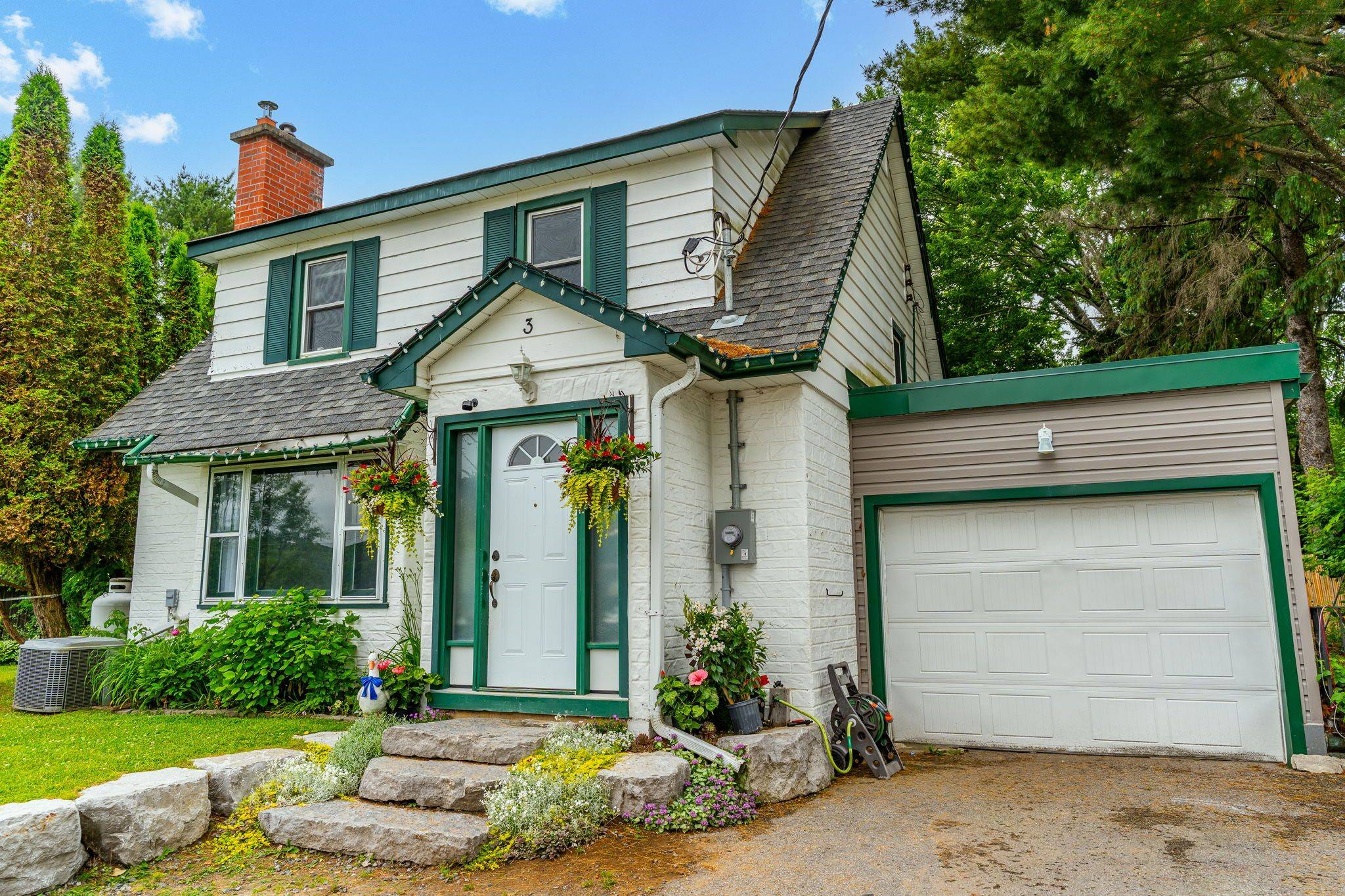 Minden Hills, ON K0M 2K0,3 McLeod ST