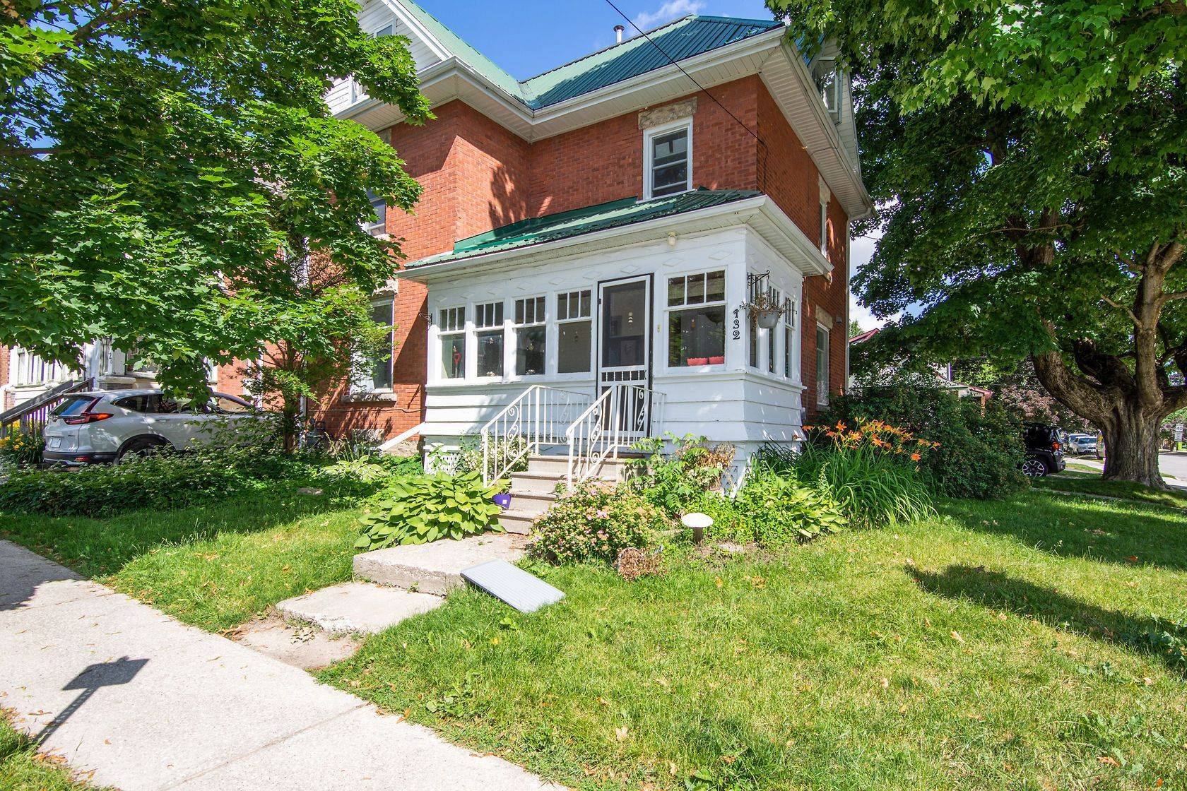 Shelburne, ON L9V 3K1,132 First AVE E