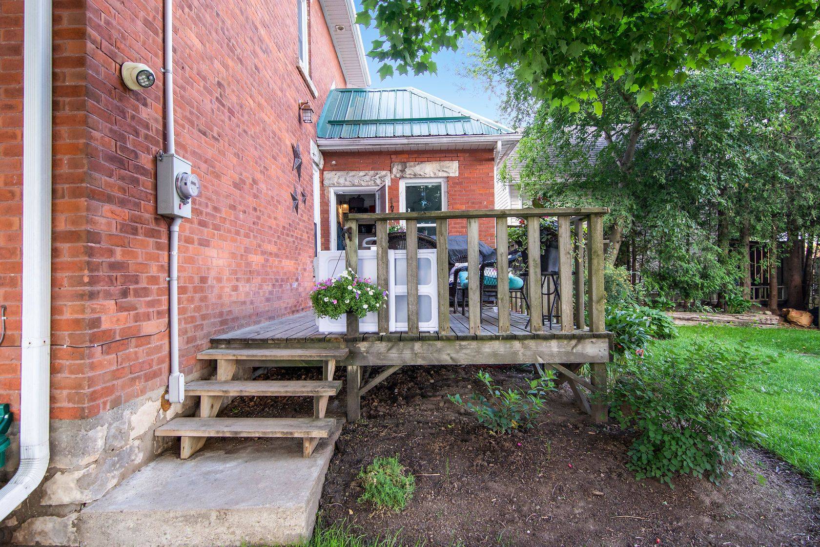 Shelburne, ON L9V 3K1,132 First AVE E