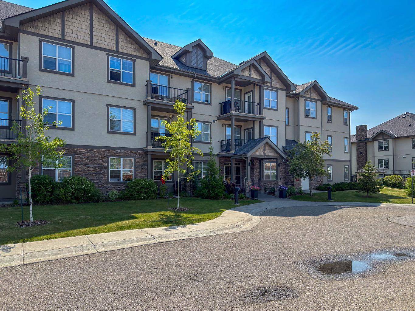 Calgary, AB T2Z4Z1,25 Prestwick DR SE #211