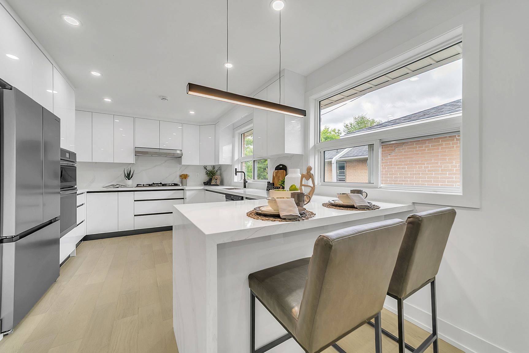 Toronto C06, ON M3H 4J1,250 Acton AVE