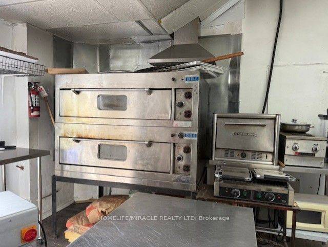 Toronto E04, ON M1R 2S8,1530 & 1532 Warden AVE