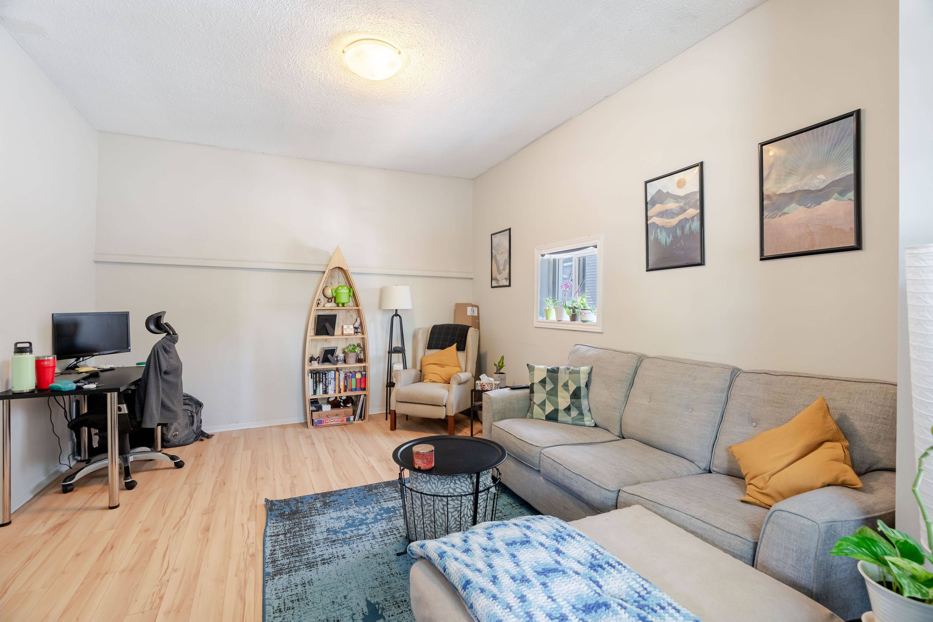 West Centre Town, ON K1R 7A7,90 Cambridge ST N