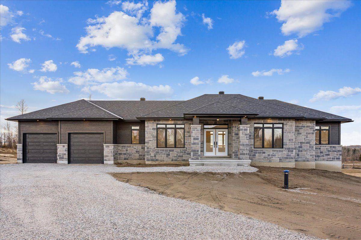 Mcnab/braeside, ON K7S 0H8,91 HOGAN DR