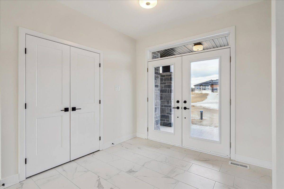 Mcnab/braeside, ON K7S 0H8,91 HOGAN DR