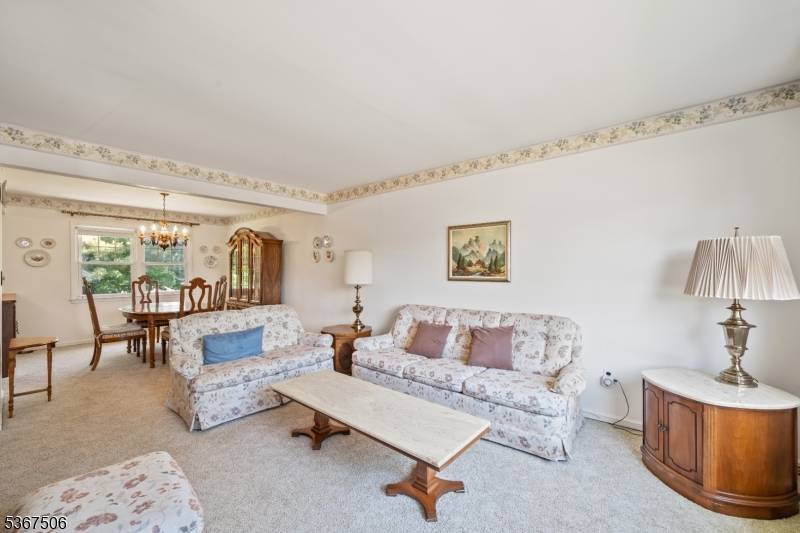 Clifton City, NJ 07013,87 Larkspur Ln