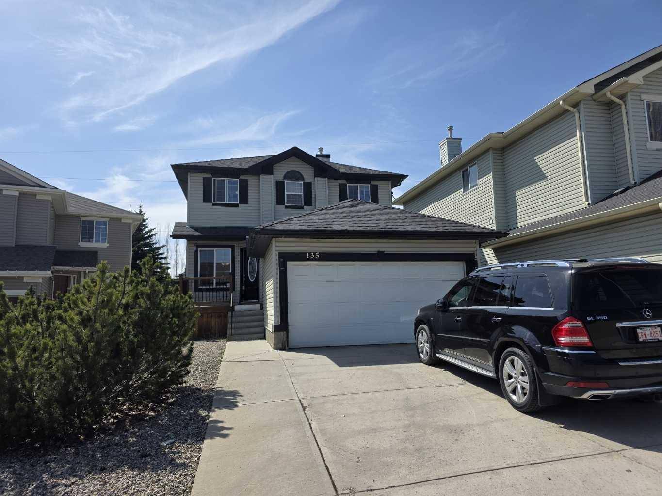 Calgary, AB T3B 5X2,135 VALLEY CREST Close NW