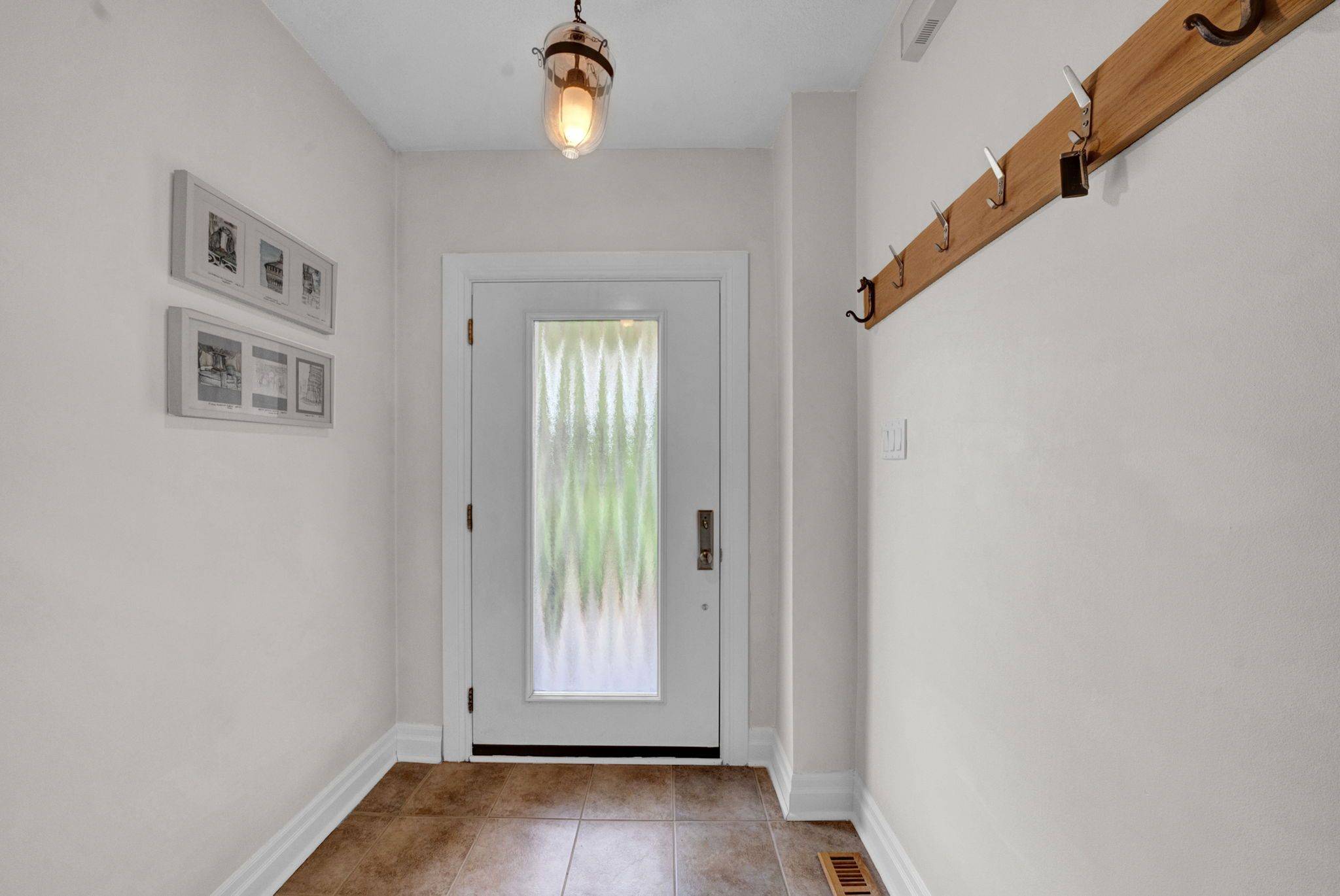 Whitby, ON L1R 2Z6,33 Solmar AVE