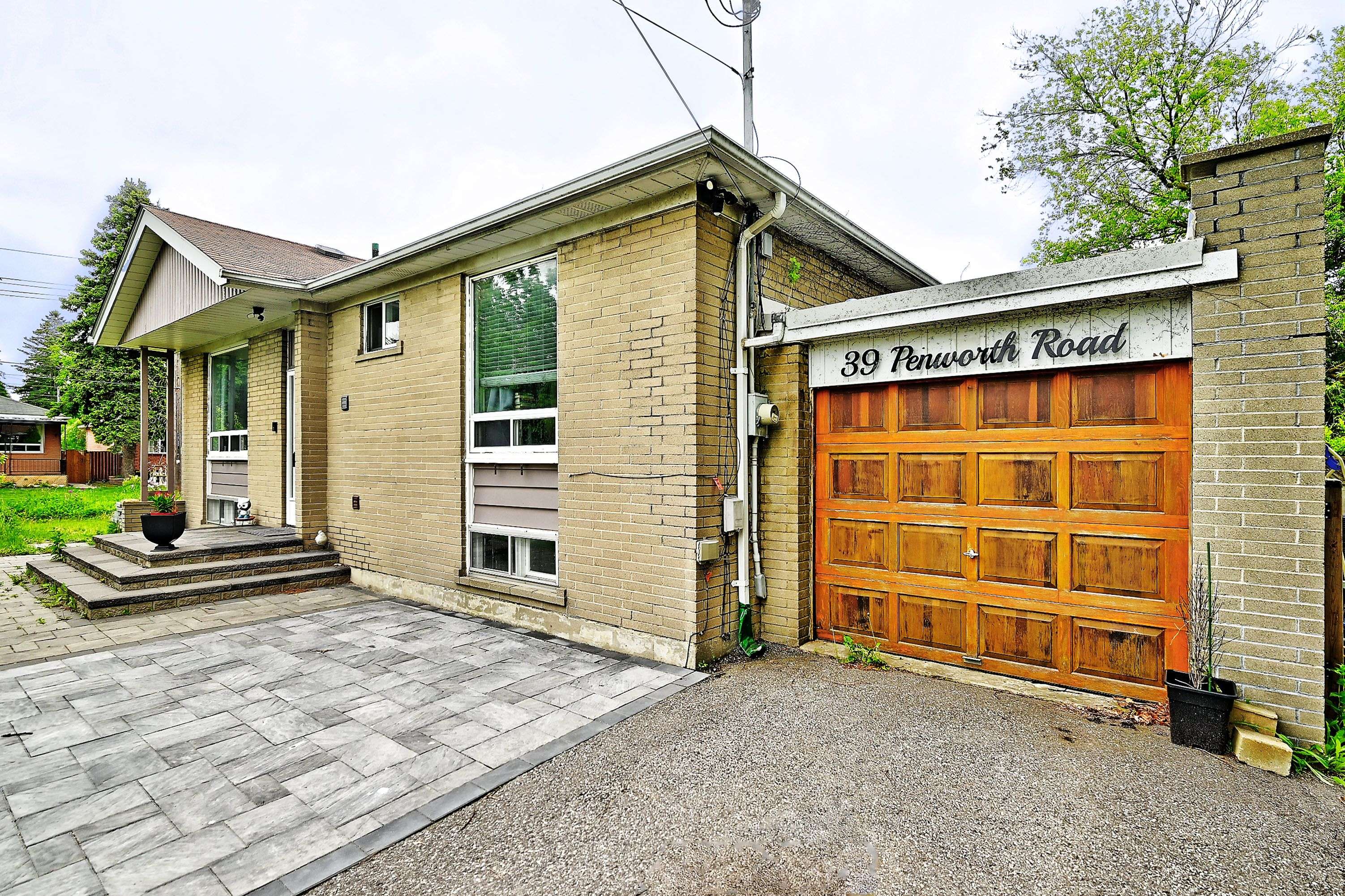 Toronto E04, ON M1R 4P6,39 Penworth RD