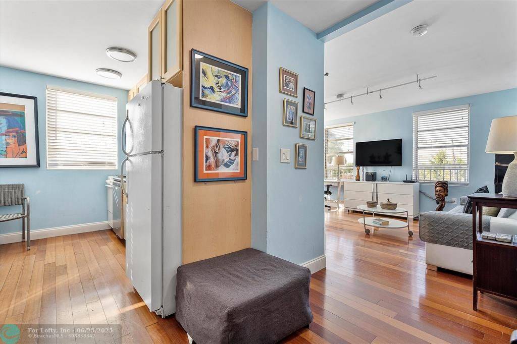 Miami Beach, FL 33139,420 15th St #301