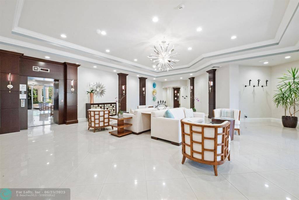 Hollywood, FL 33019,6051 N Ocean Dr  #601