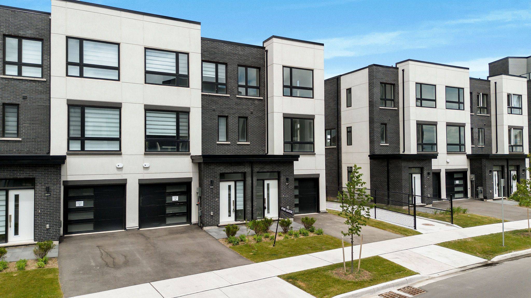Oakville, ON L6M 4M2,3047 Trailside DR