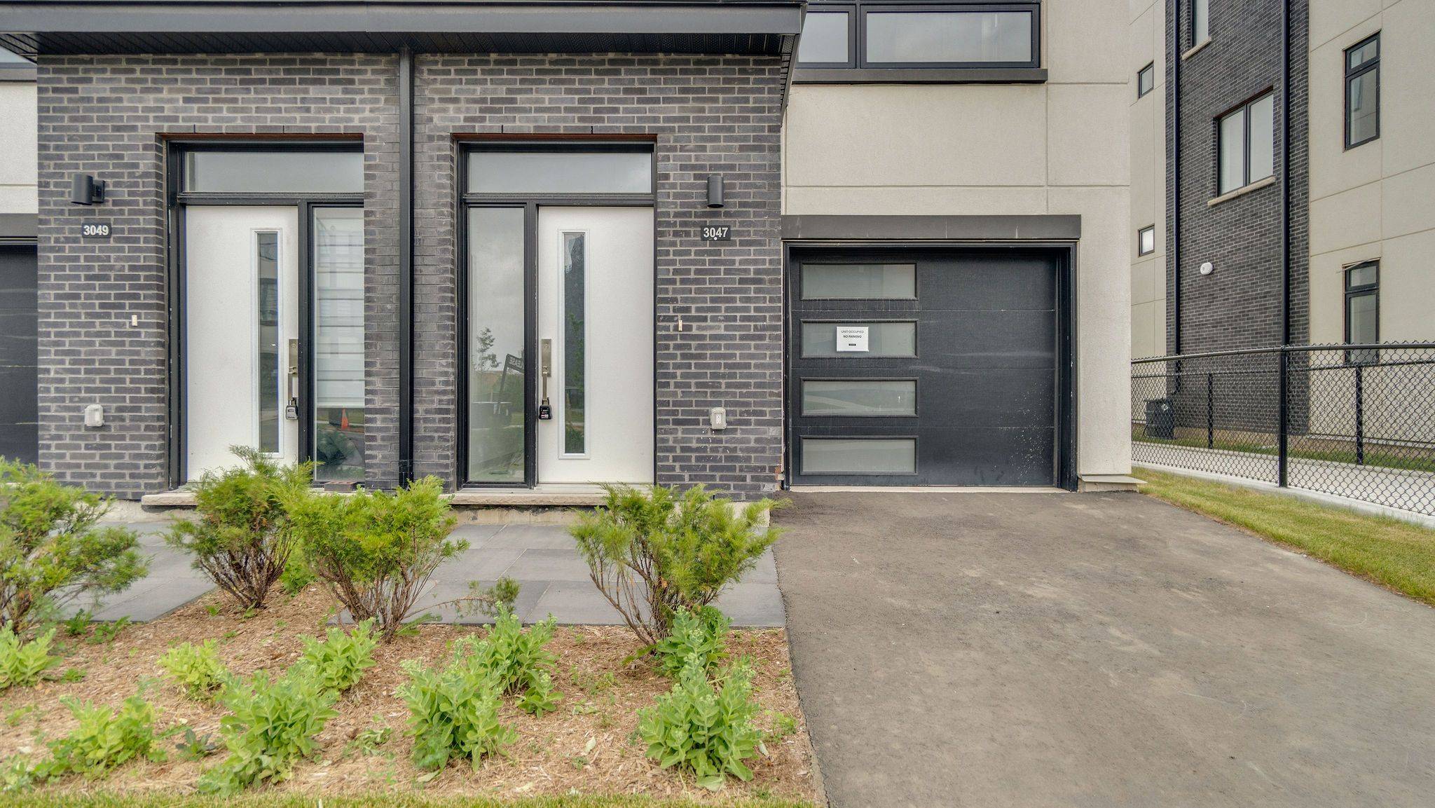 Oakville, ON L6M 4M2,3047 Trailside DR