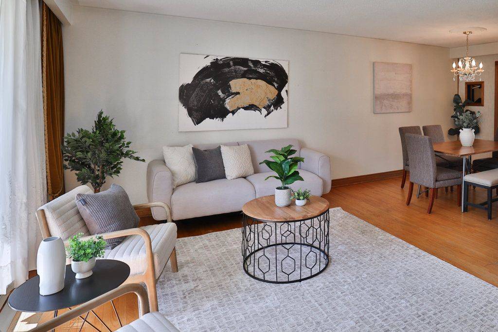 Mississauga, ON L5C 2A4,3183 Valmarie AVE