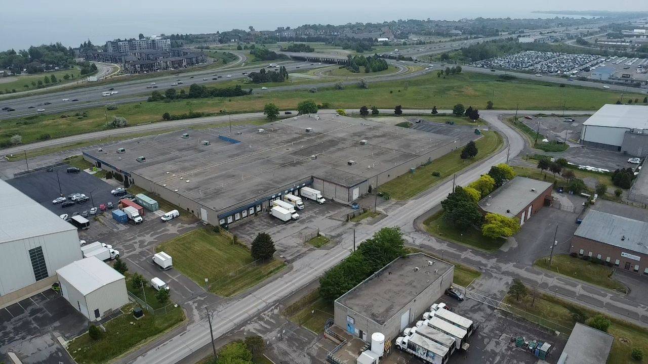 Hamilton, ON L8E 2W1,590 South Service RD #2