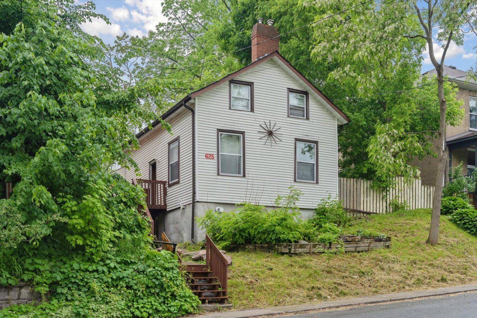 Peterborough Central, ON K9H 3X2,625 Aylmer ST N