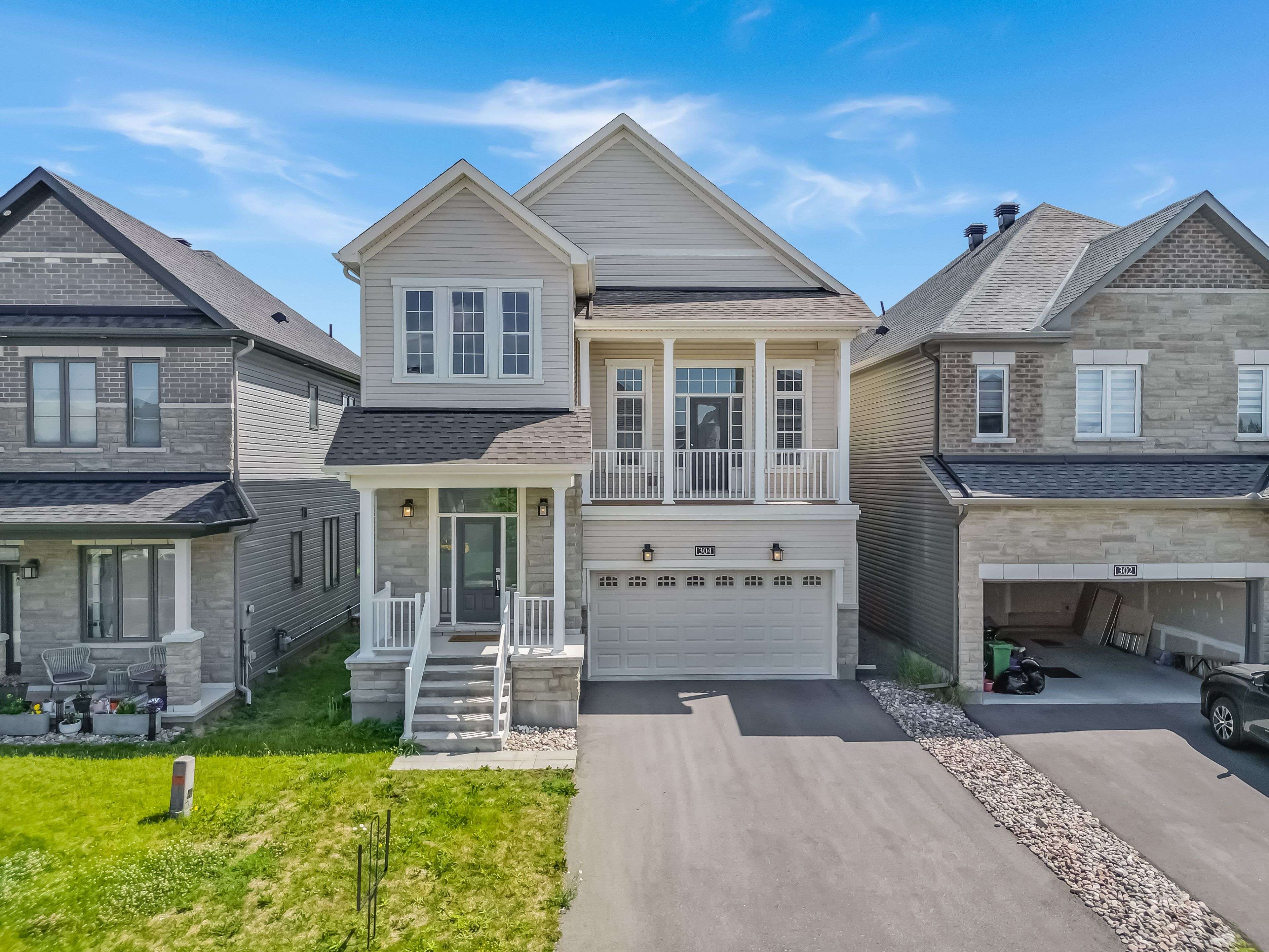 Barrhaven, ON K2J 6W3,304 Cloyne CRES