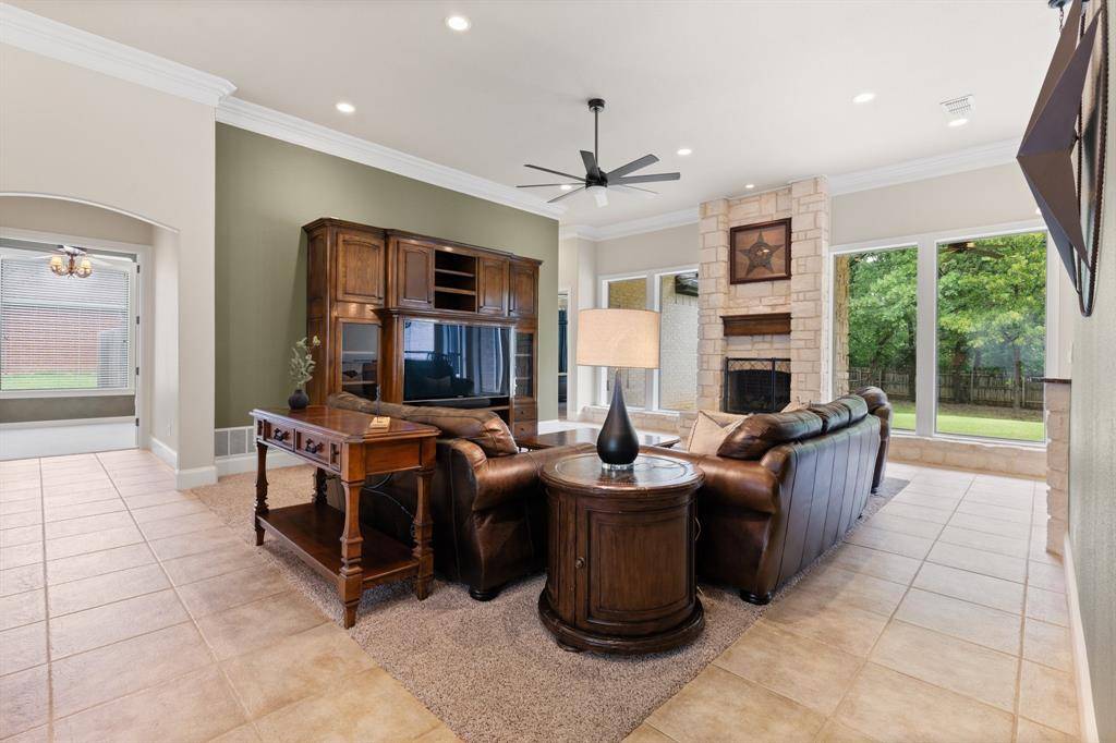 Burleson, TX 76028,317 Meadow Oaks Drive