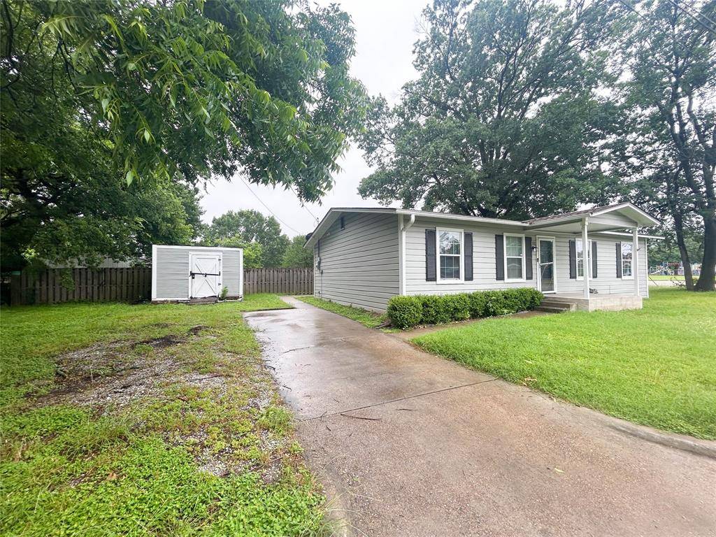 Corsicana, TX 75110,111 Oaklawn Drive