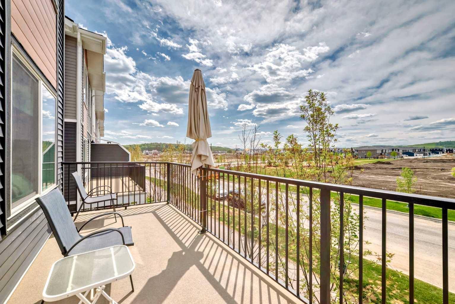 Calgary, AB T2X 5L1,206 Creekstone DR SW